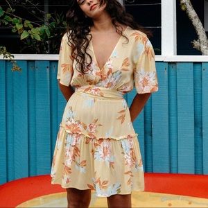 Billabong One and Only Floral Belted V-Neck Mini Dress Yellow M NWT
